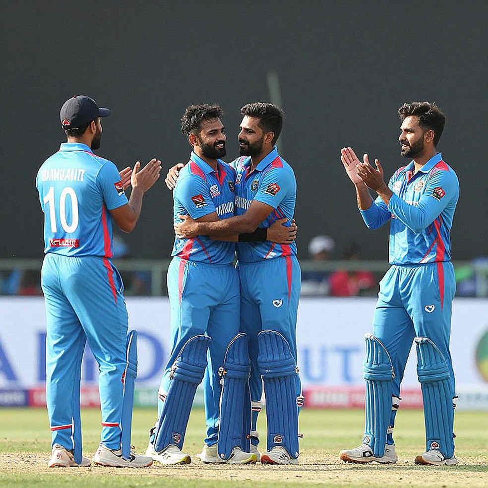 ক্যামেরা যেদিকে ঘোরে, উপসাগরের ভিড় সেদিকে থাকে না